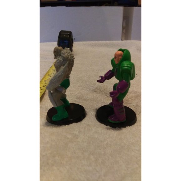 2 DC Comics Model Figures Doomsday Lexcorp Lex Luther, each 2.75" on stand - Picture 4 of 9
